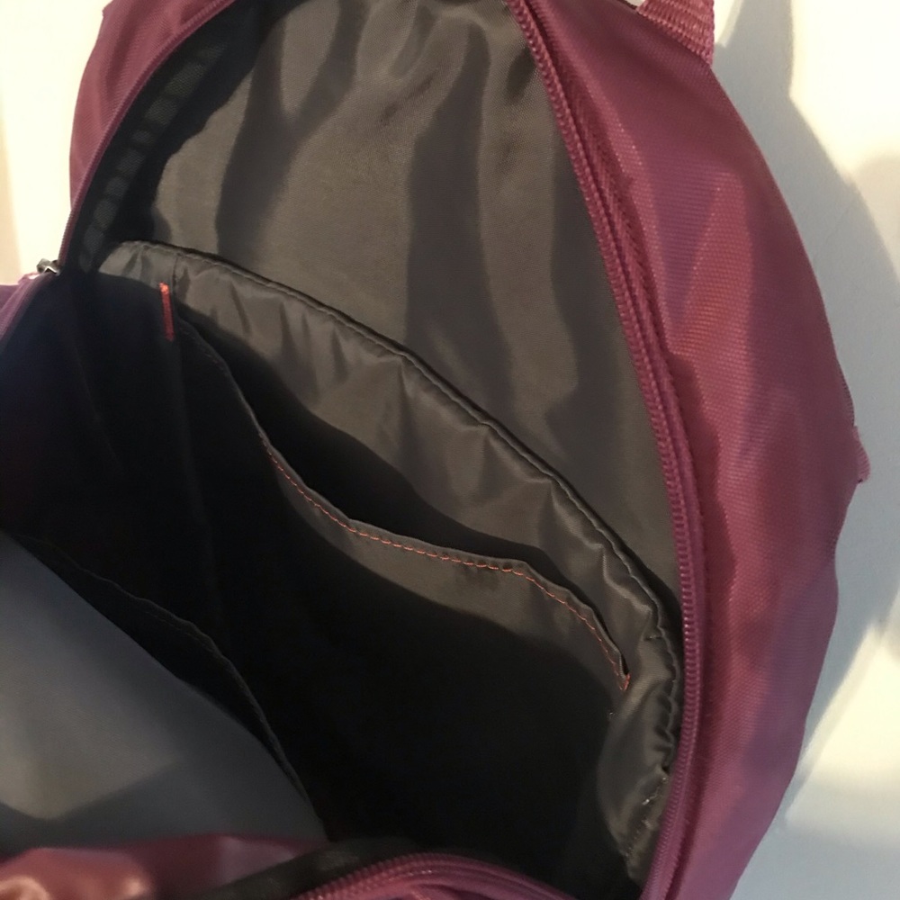 Case Logic Backpack - Picture 4 of 4